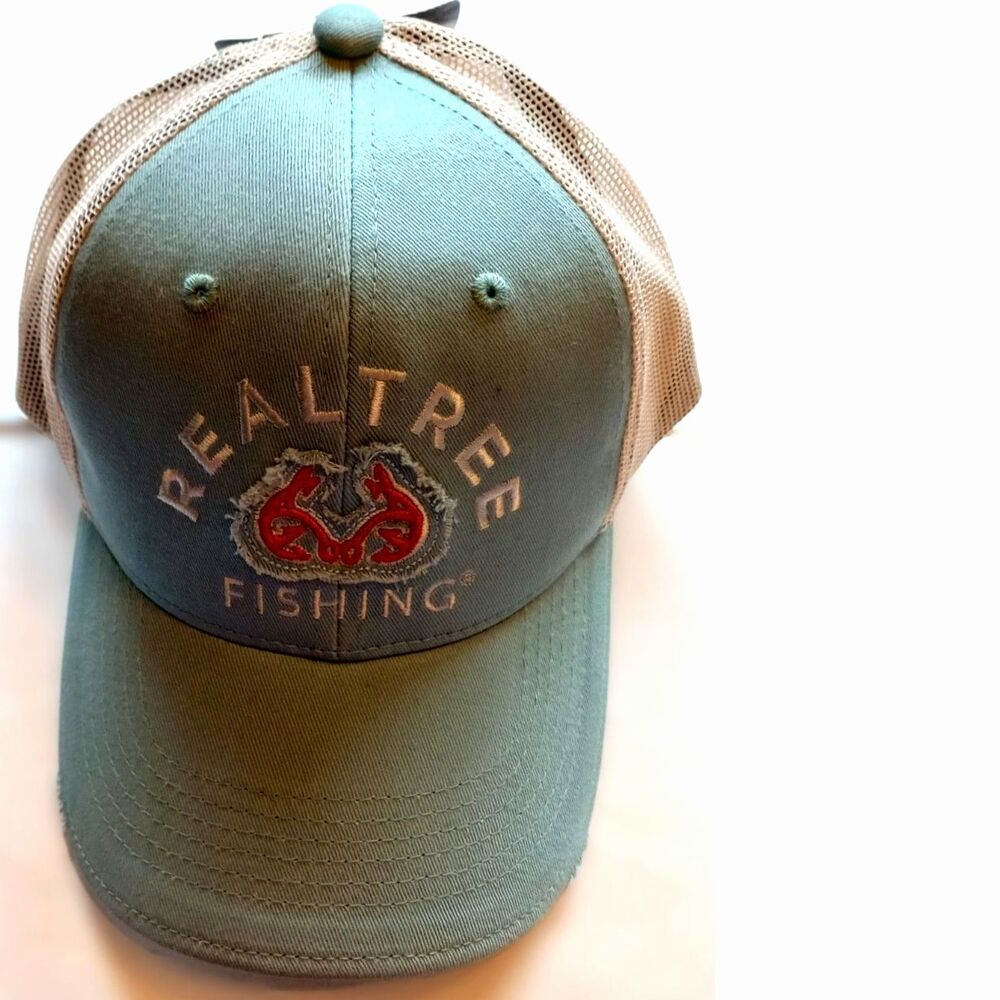 Realtree fishing Trucker mesh hat one size with tags sage color